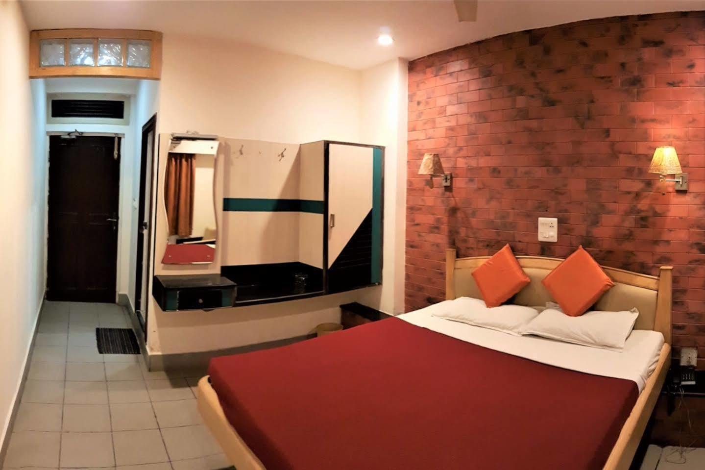 Fabhotel Kinnera Comforts Railway Station Visakhapatnam Bagian luar foto