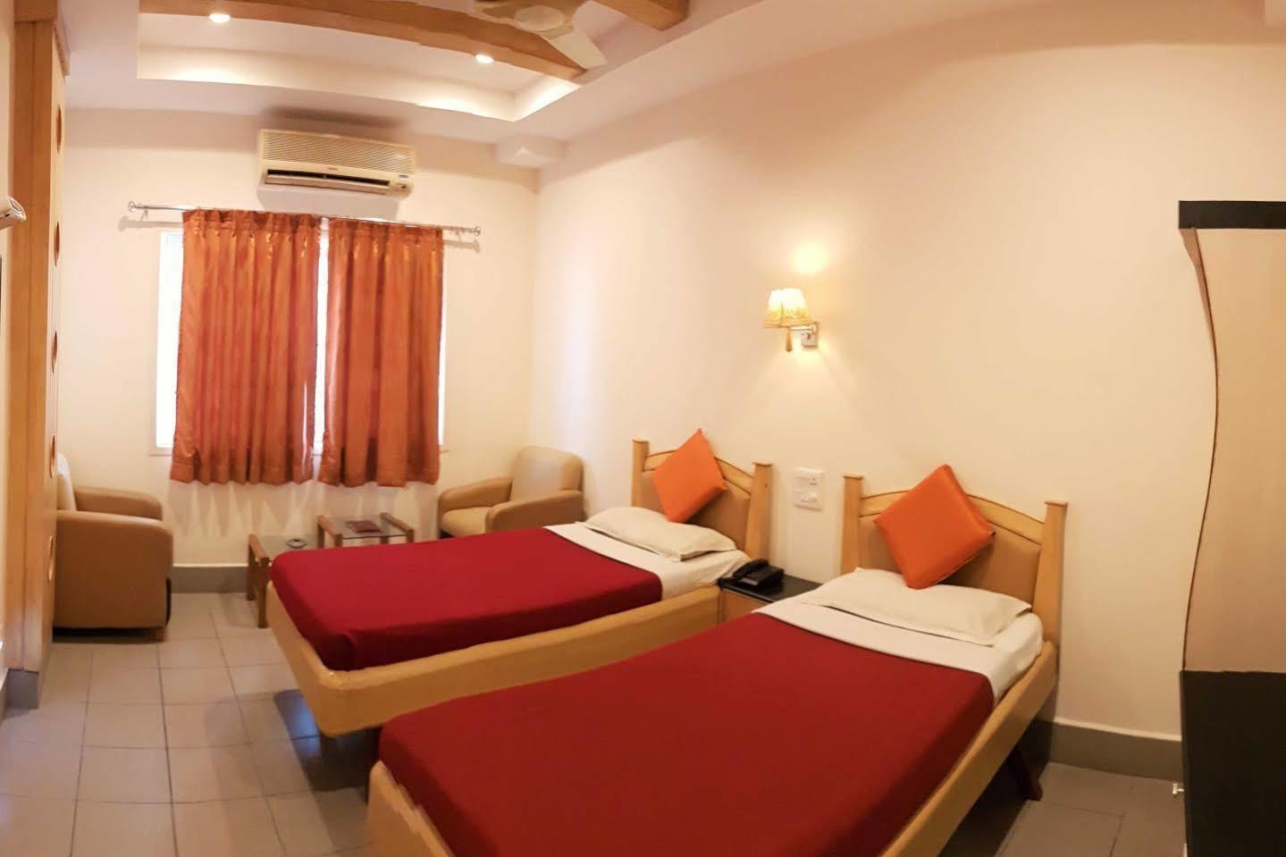 Fabhotel Kinnera Comforts Railway Station Visakhapatnam Bagian luar foto