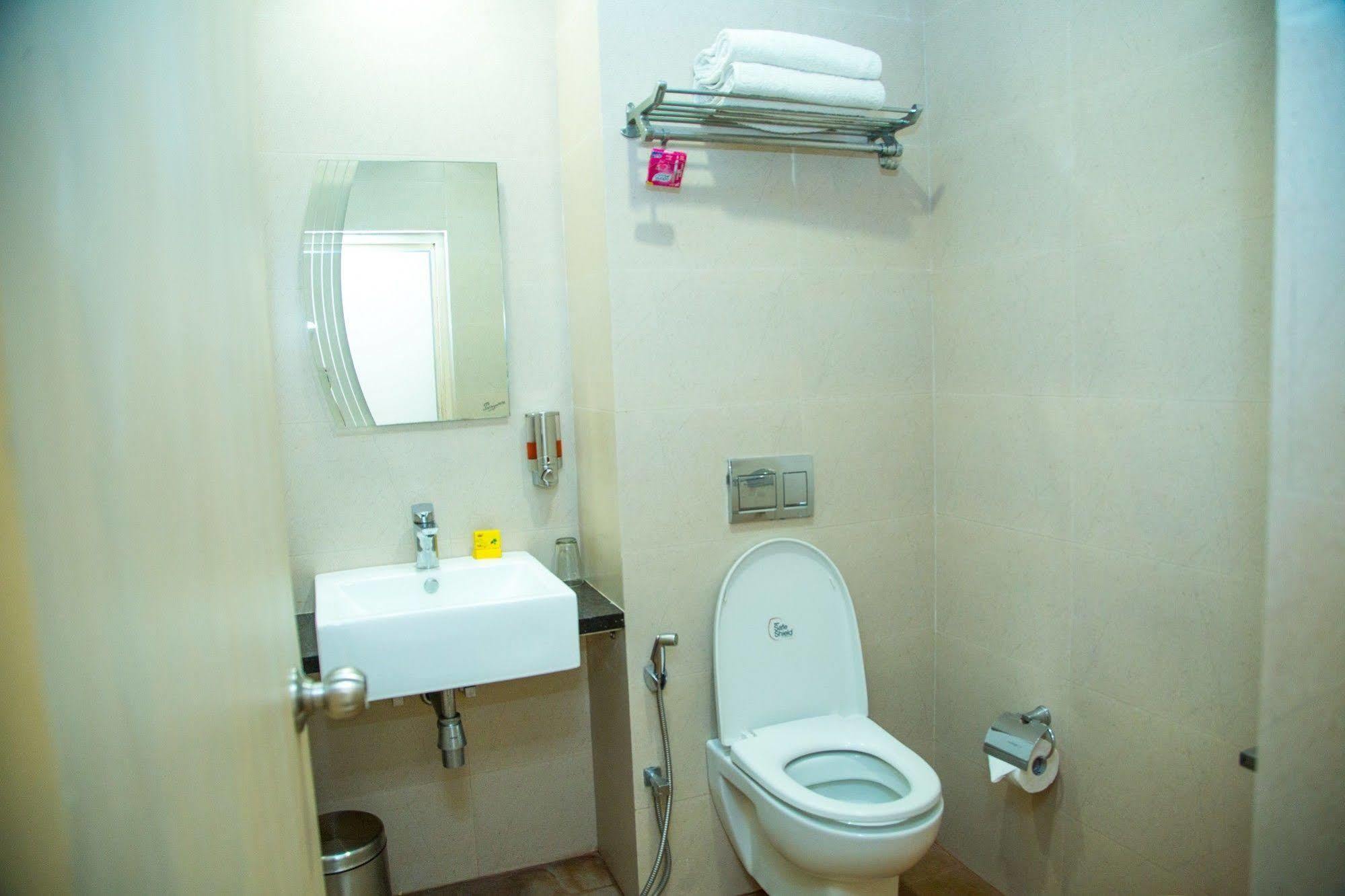 Fabhotel Kinnera Comforts Railway Station Visakhapatnam Bagian luar foto