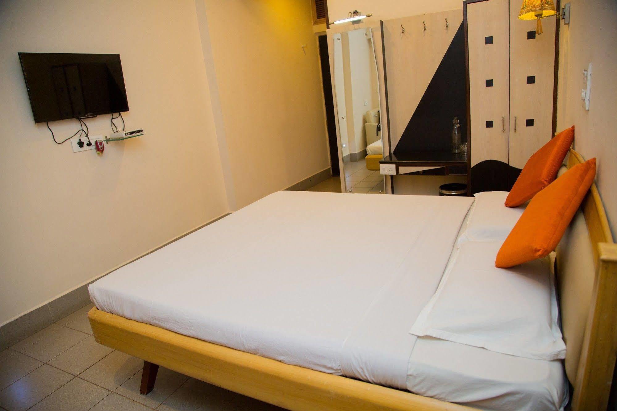 Fabhotel Kinnera Comforts Railway Station Visakhapatnam Bagian luar foto