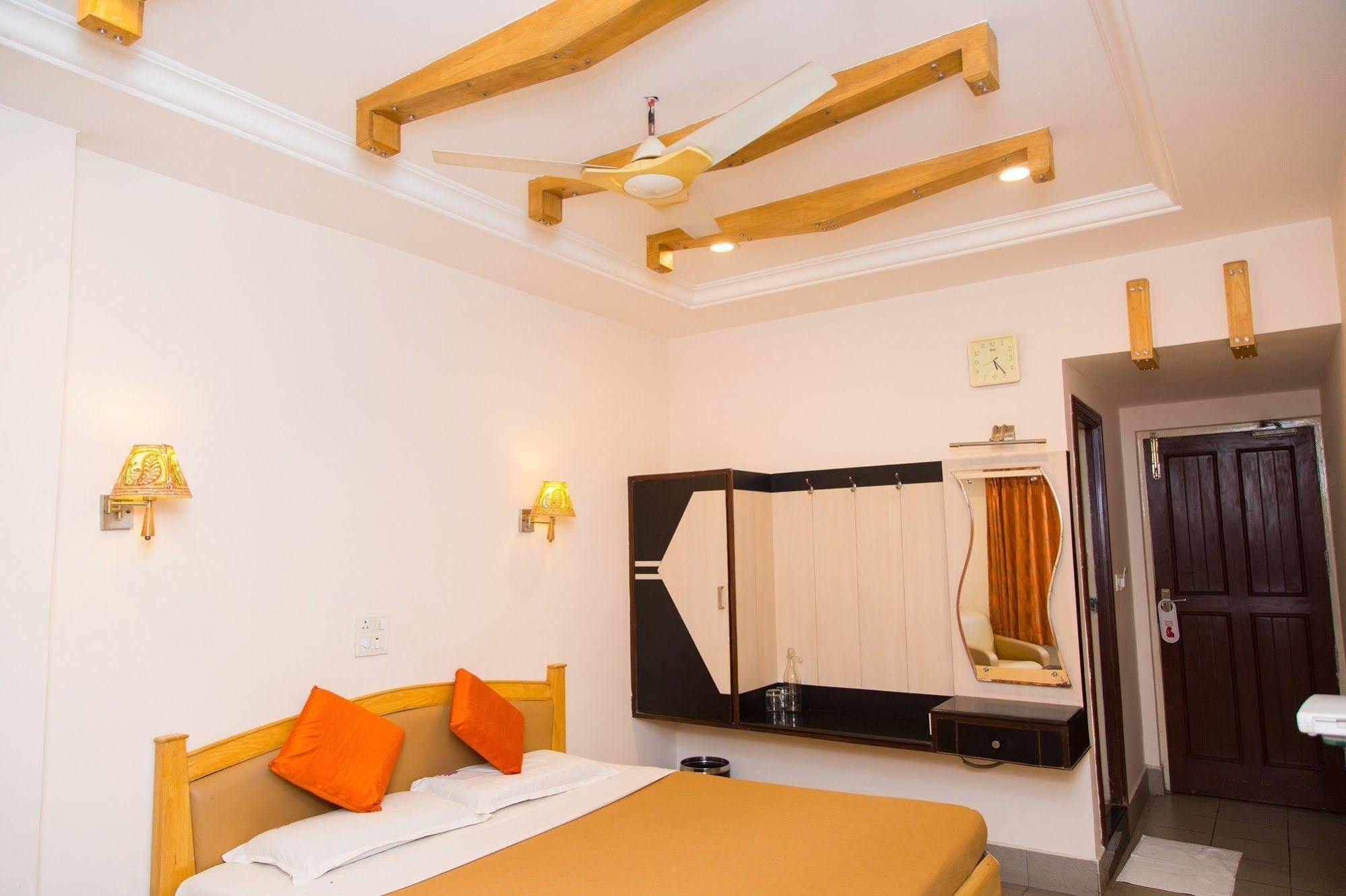 Fabhotel Kinnera Comforts Railway Station Visakhapatnam Bagian luar foto
