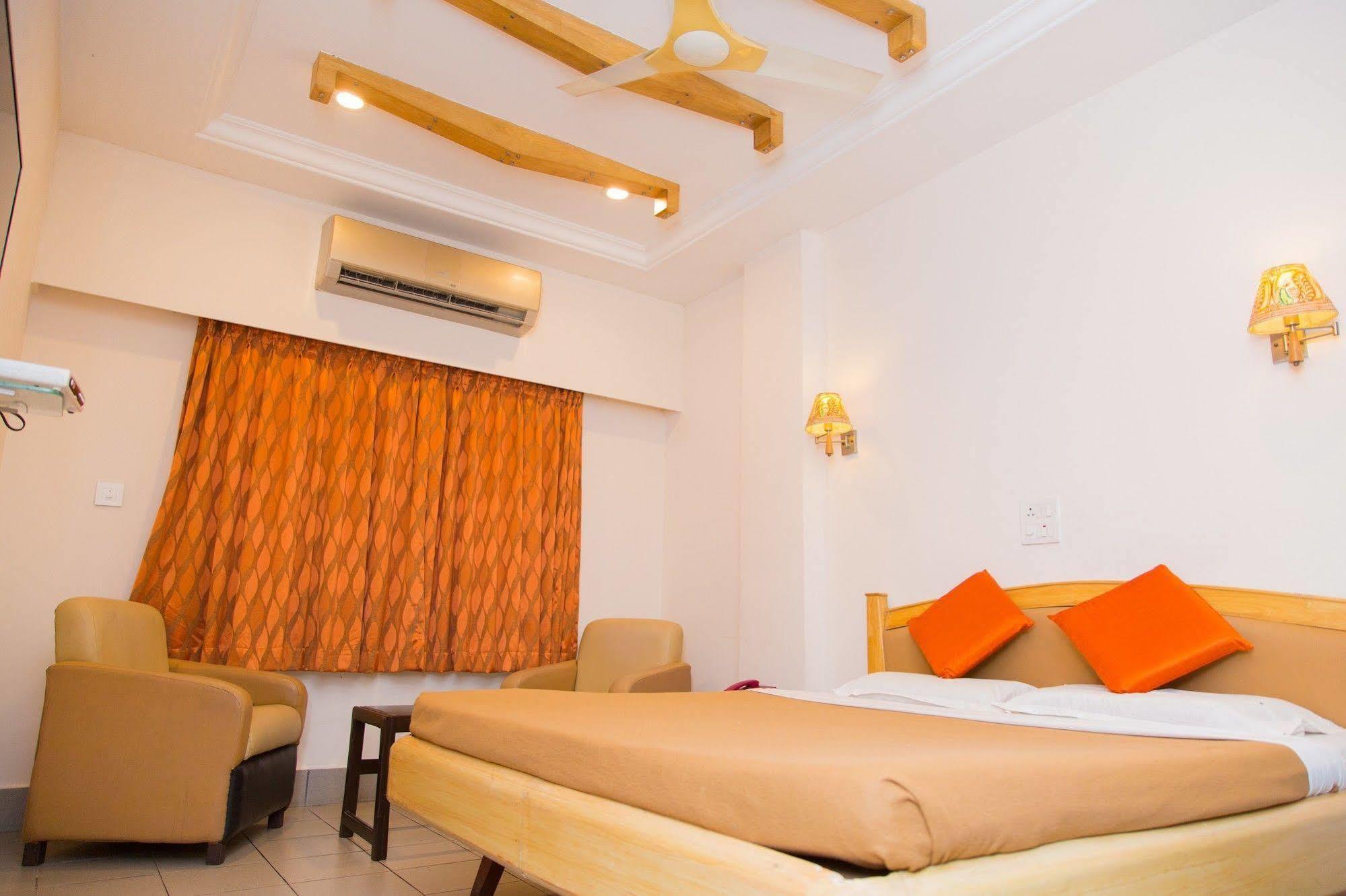 Fabhotel Kinnera Comforts Railway Station Visakhapatnam Bagian luar foto