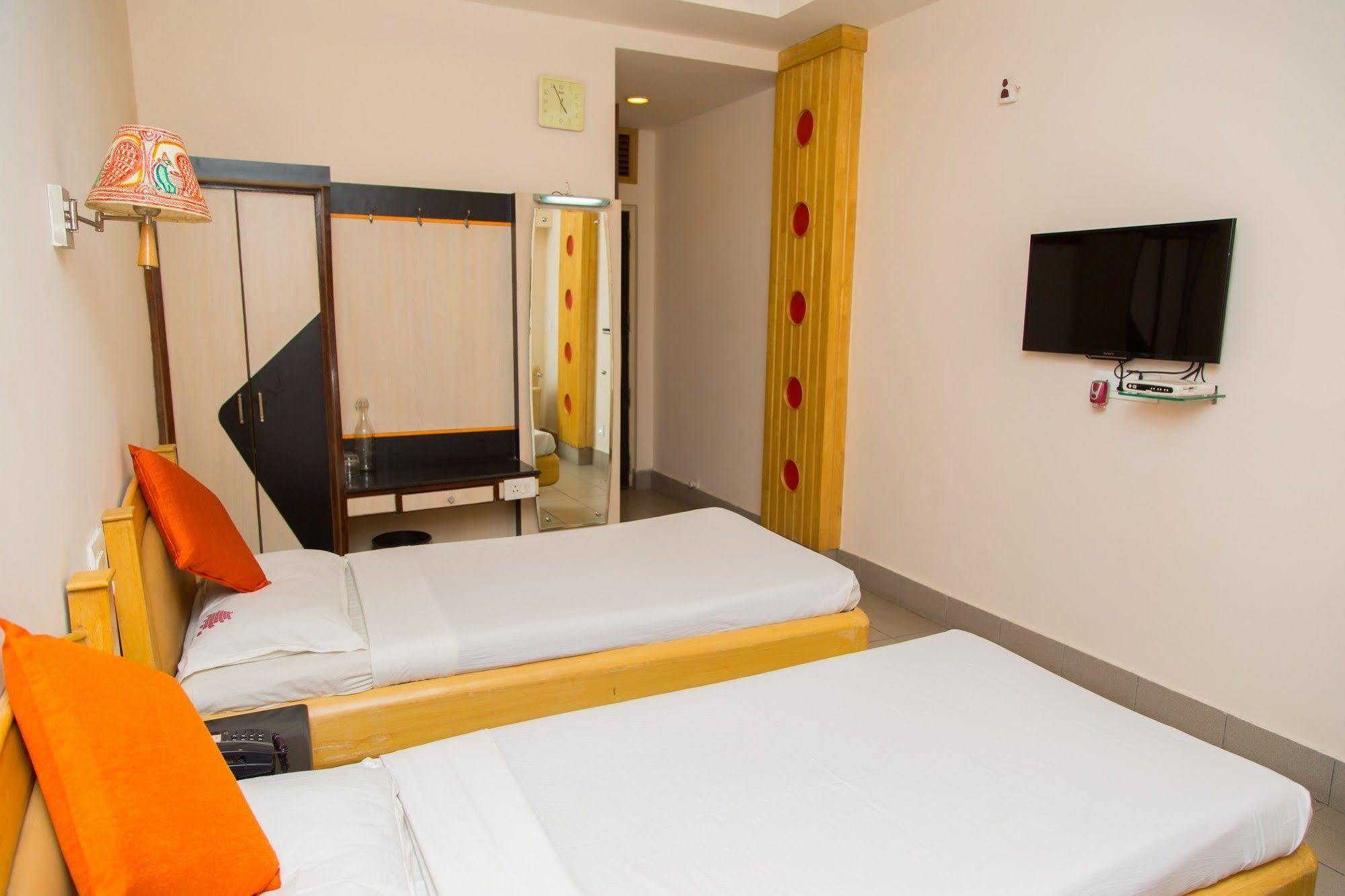 Fabhotel Kinnera Comforts Railway Station Visakhapatnam Bagian luar foto