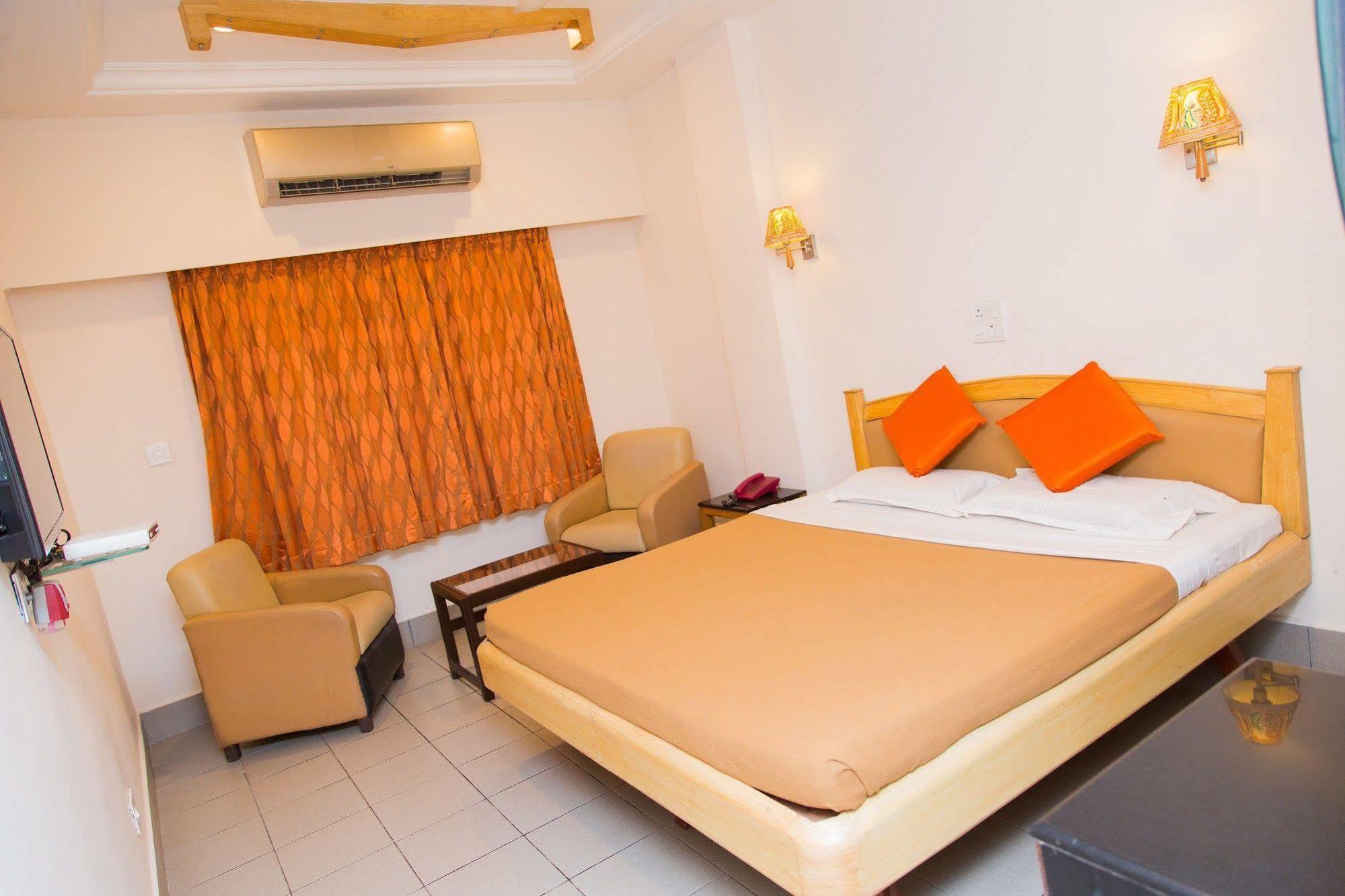 Fabhotel Kinnera Comforts Railway Station Visakhapatnam Bagian luar foto